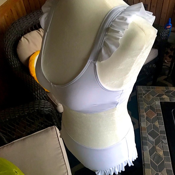 NWOT 2-pc Ruffle Bikini (set) - Picture 2 of 12